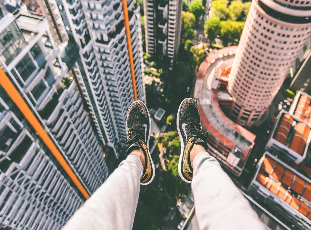 Become the Artist: How to Create Your Own Custom Wallpaper